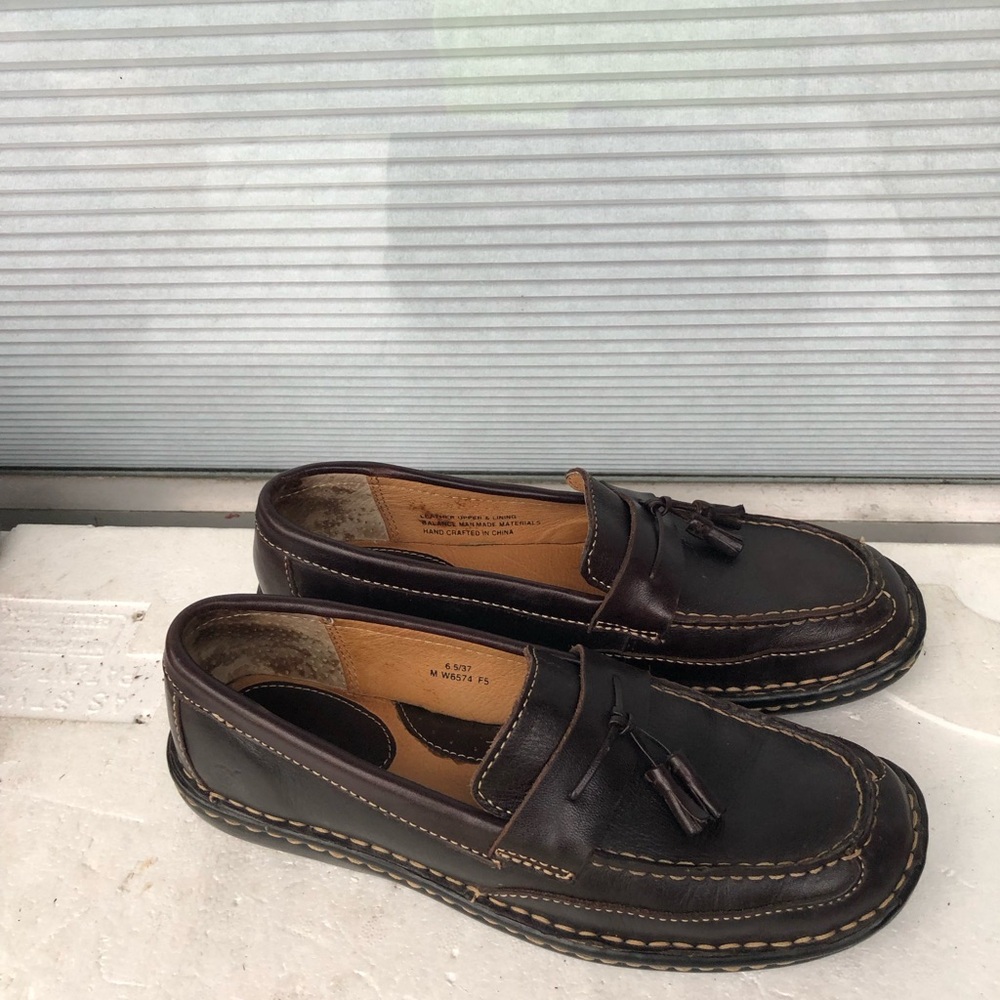 Born Women’s Brown Leather Suede Tassel Slip On Loafers Flats Shoes Size 6.5 - Picture 2 of 12